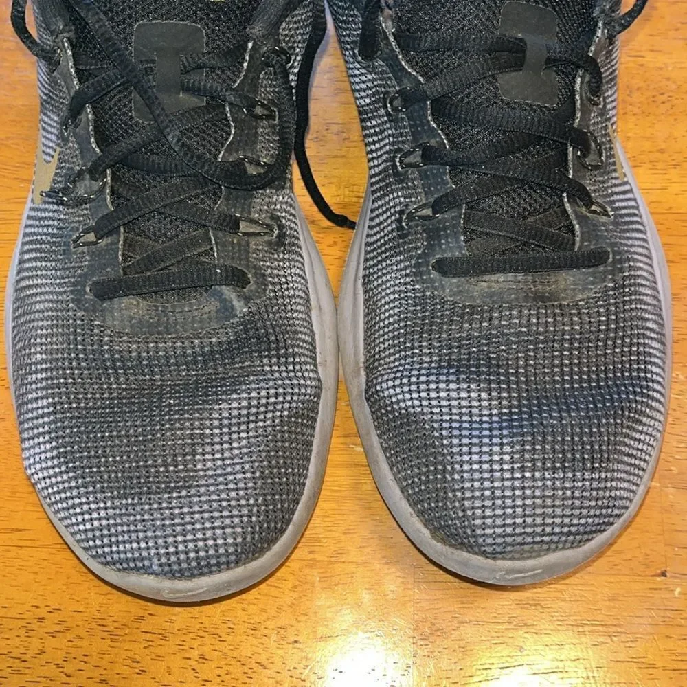 WOMEN’S NIKE FLEX SIZE 12 /EURO 44.5 RUNNING SHOES